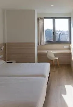Hostal Lami Esplugues de Llobregat Gæstehus